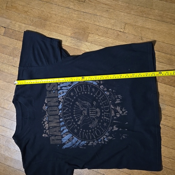 Vintage Ramones Tee - Picture 4 of 6